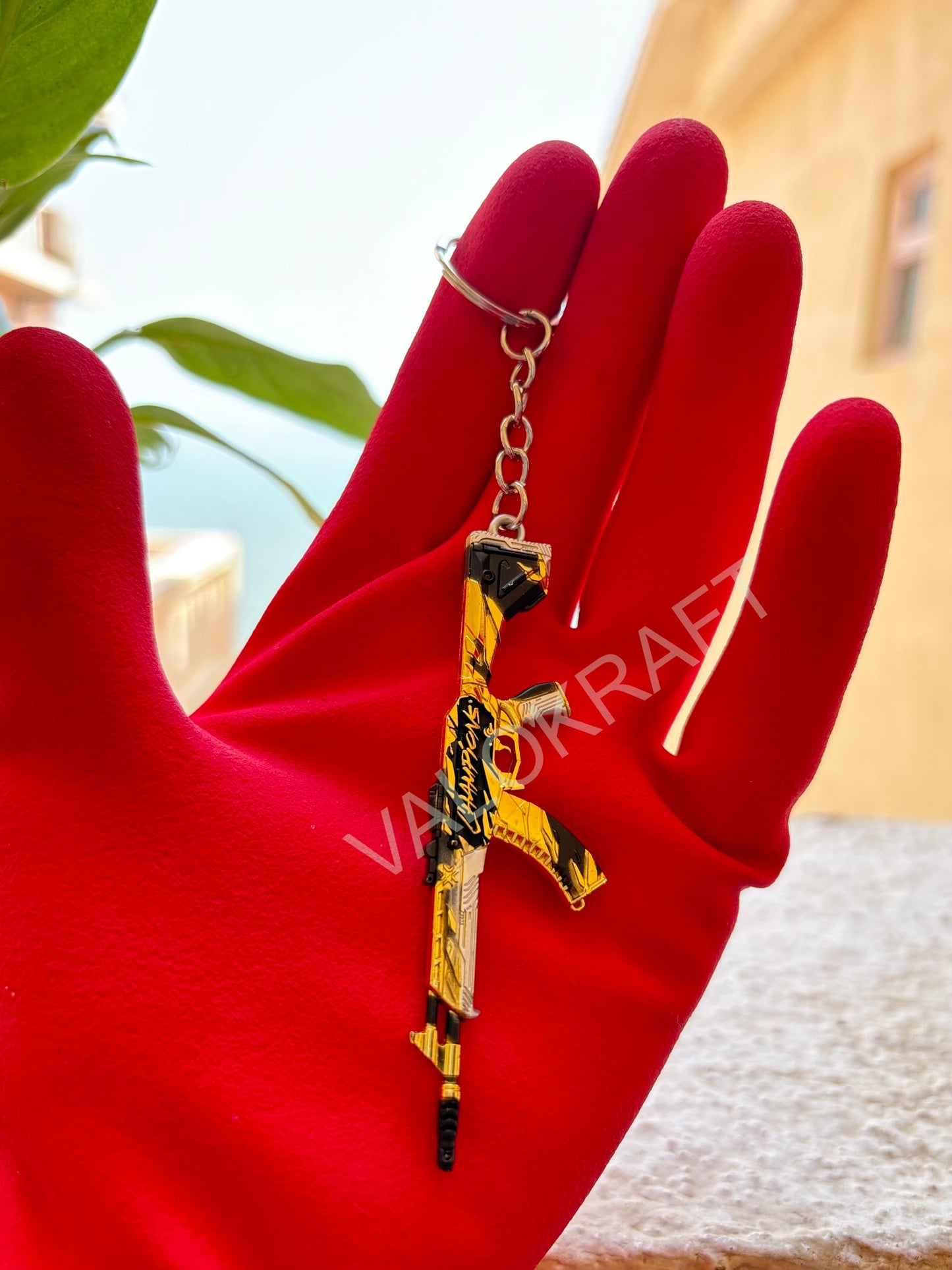 [9 CM] Champions 2021 Vandal Miniature Full Metal Keychain with Ring Replica from the FPS game Valo